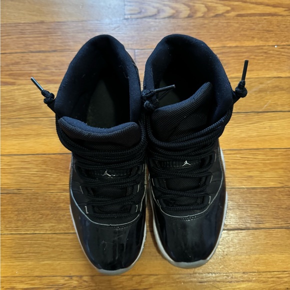 Jordan 11 - Picture 2 of 6